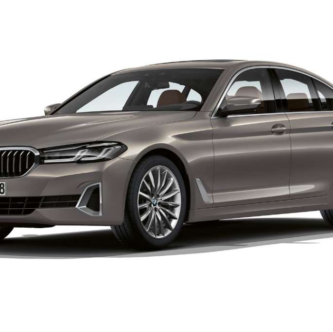 BMW 5 Series Sedan G30 Luxury Line front BMW 5 Series Sedan 520d xDrive G30 2020 Luxury Line in Bernina Grey three-quarter front view