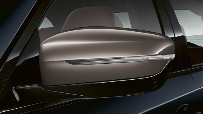 Exterior mirror BMW M550d xDrive Touring Exterior mirror BMW M550d xDrive Touring G31 Azurite Black metallic close-up side mirror