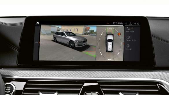 Parking Assistant Plus BMW M550d xDrive Touring Parking Assistant Plus BMW M550d xDrive Touring cockpit