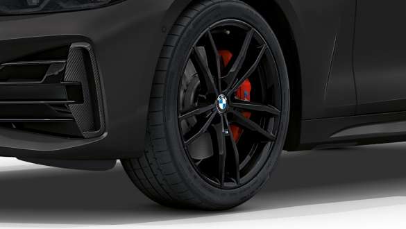 18" M light alloy wheels Double-spoke style BMW M440i xDrive Convertible G23 2020 18" M light alloy wheels Double-spoke style 848 Bicolour Jet Black BMW M440i xDrive Convertible G23 2020 close up