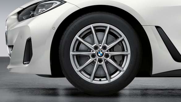 18" BMW light alloy wheel Double-spoke 853 Gunmetal Grey BMW M440i xDrive Gran Coupé G26 2021 18" BMW light alloy wheel Double-spoke 853 Gunmetal Grey BMW M440i xDrive Gran Coupé G26 2021