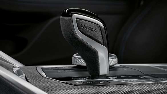 M Performance armrest in Alcantara BMW M440i xDrive Gran Coupé G26 2021 M Performance armrest in Alcantara BMW M440i xDrive Gran Coupé G26 2021
