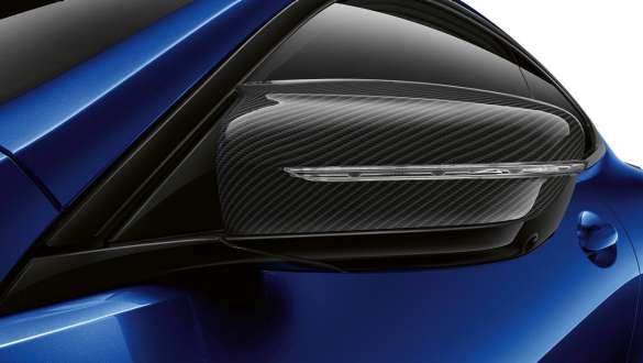 M Carbon exterior package BMW M850i xDrive Coupé G15 LCI Facelift 2022 BMW M850i xDrive Coupé G15 LCI Facelift 2022 M Portimao Blue metallic M Carbon exterior package exterior mirror cap close up