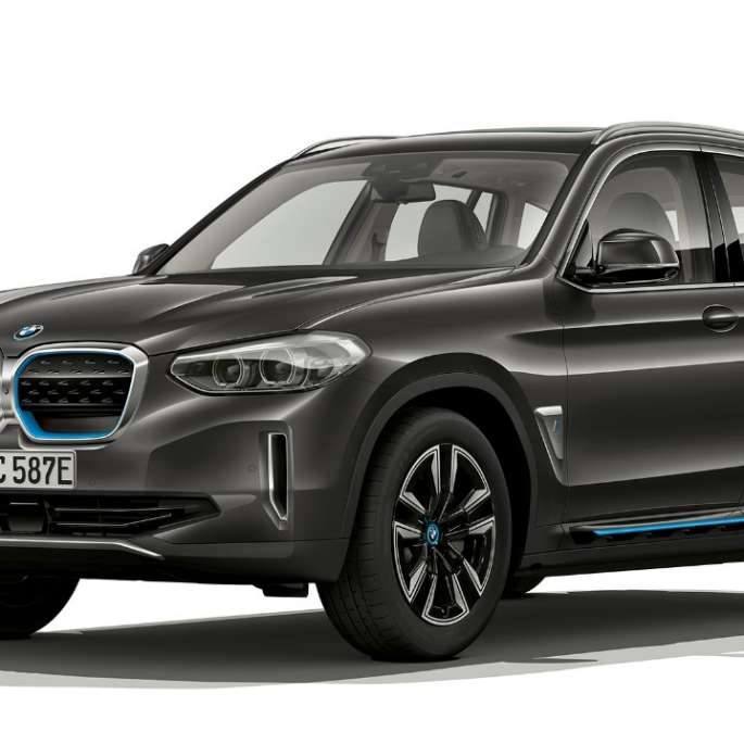 BMW iX3 G08 2020 Model “Inspiring” three-quarter front view BMW iX3 G08 2020 Model “Inspiring” Sophisto Grey Brilliant Effect three-quarter front view