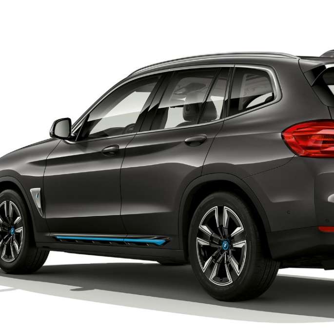 BMW iX3 G08 2020 Model “Inspiring” three-quarter rear view BMW iX3 G08 2020 Model “Inspiring” Sophisto Grey Brilliant Effect three-quarter rear view
