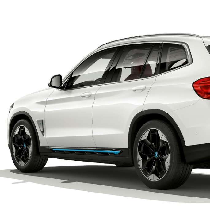 BMW iX3 G08 Model “Impressive” three-quarter rear view BMW iX3 G08 2020 Model “Impressive” Mineral White metallic three-quarter rear view