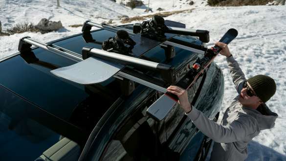 BMW ski and snowboard holder, extendable at the side BMW Autumn Winter Accessories BMW ski and snowboard holder, extendable at the side