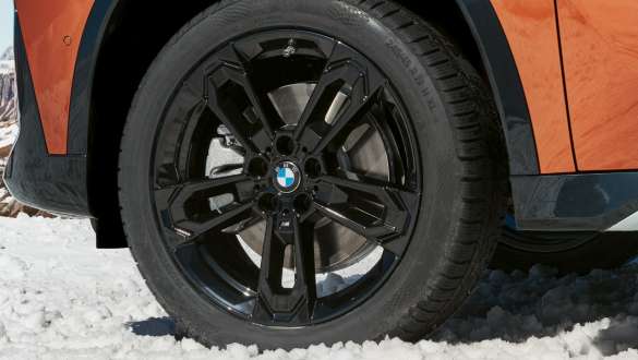 BMW Autumn Winter Accessories 17" BMW light alloy wheel V-spoke style 618 Reflex silver, winter complete wheel BMW Autumn Winter Accessories 17" BMW light alloy wheel V-spoke style 618 Reflex silver, winter complete wheel