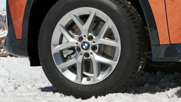 17-inch BMW light alloy wheel Y-spoke 896 Refined Silver BMW Autumn Winter Accessories 17-inch BMW light alloy wheel Y-spoke 896 Refined Silver