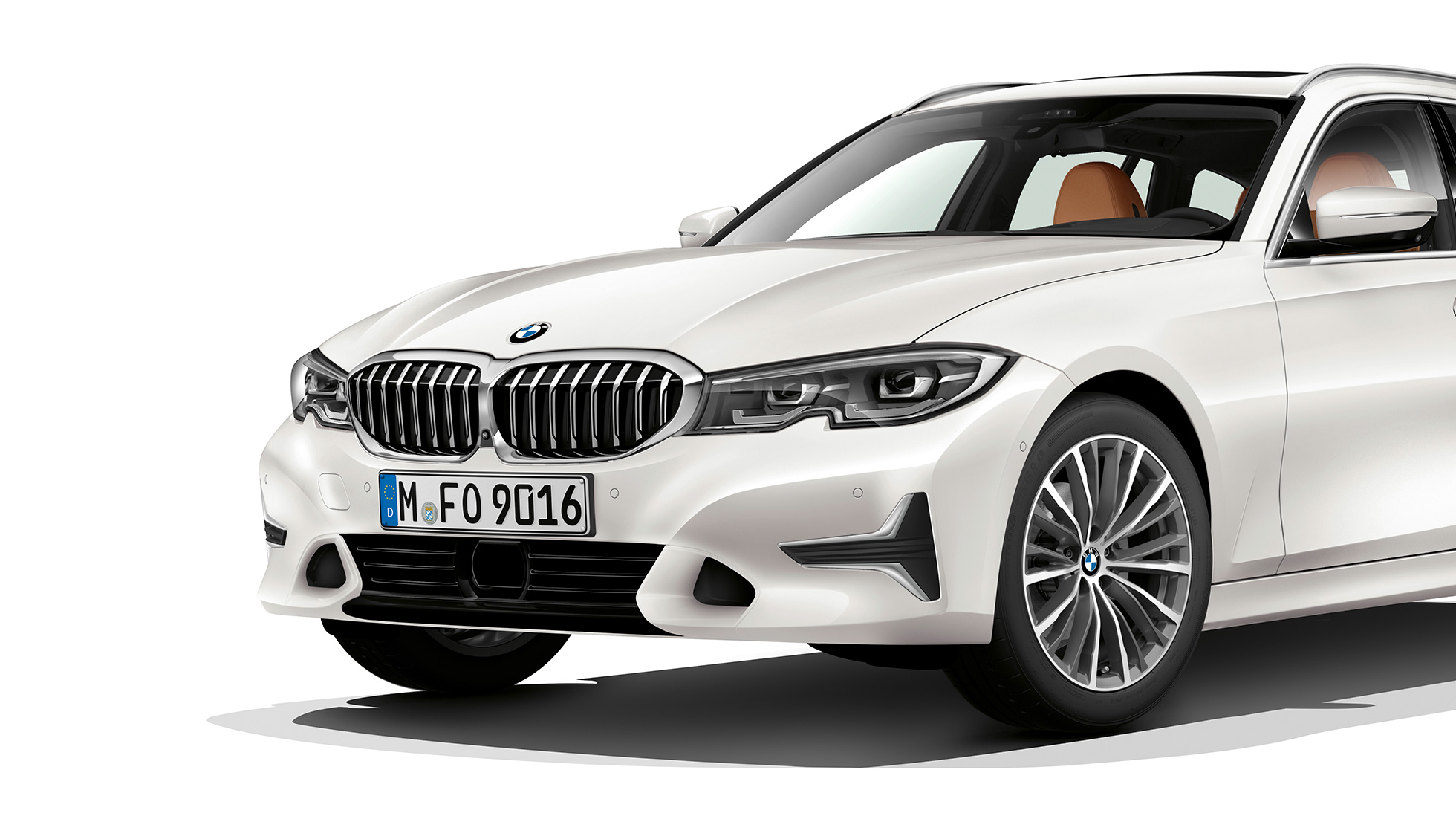 Model Luxury Line three-quarter front shot BMW 3 Series Touring, Model Luxury Line three-quarter front shot