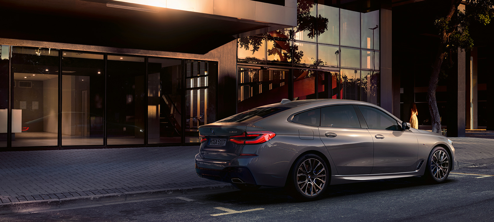 BMW 6 Series Gran Turismo G32 2020 BMW 6 Series Gran Turismo 640i xDrive G32 2020 Bernina Grey side rear view parked in front of building