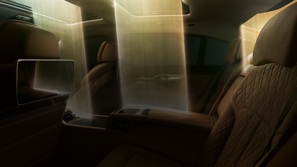 BMW 7 Series Sedan G11 G12 2019 interior BMW 7 Series Sedan interior: light incidence through Panorama glass roof
