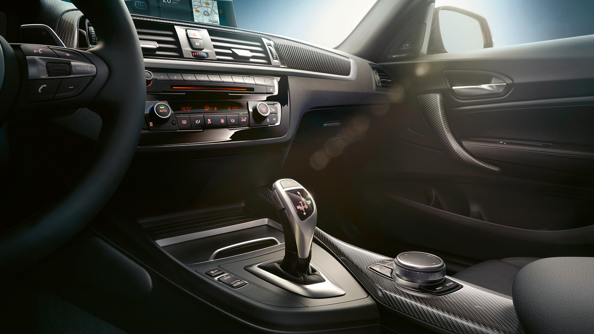 Gear lever BMW M240i Coupé Gear lever BMW M240i Coupé F22 2017 interior