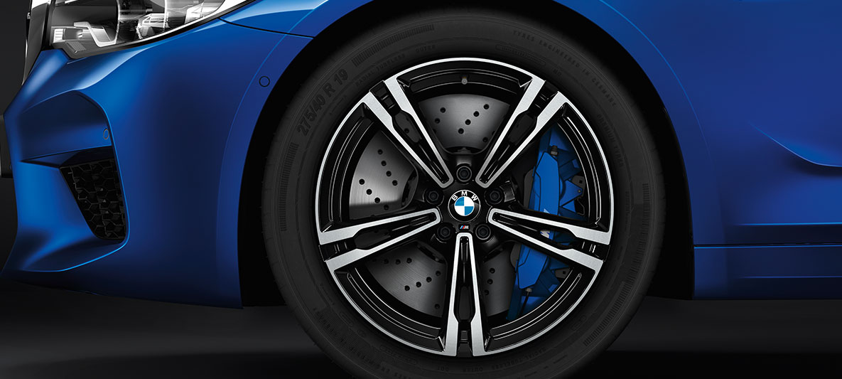 M5 light alloy wheels and M Carbon ceramic brake. BMW M5 detail light alloy wheels and M Carbon ceramic brake.