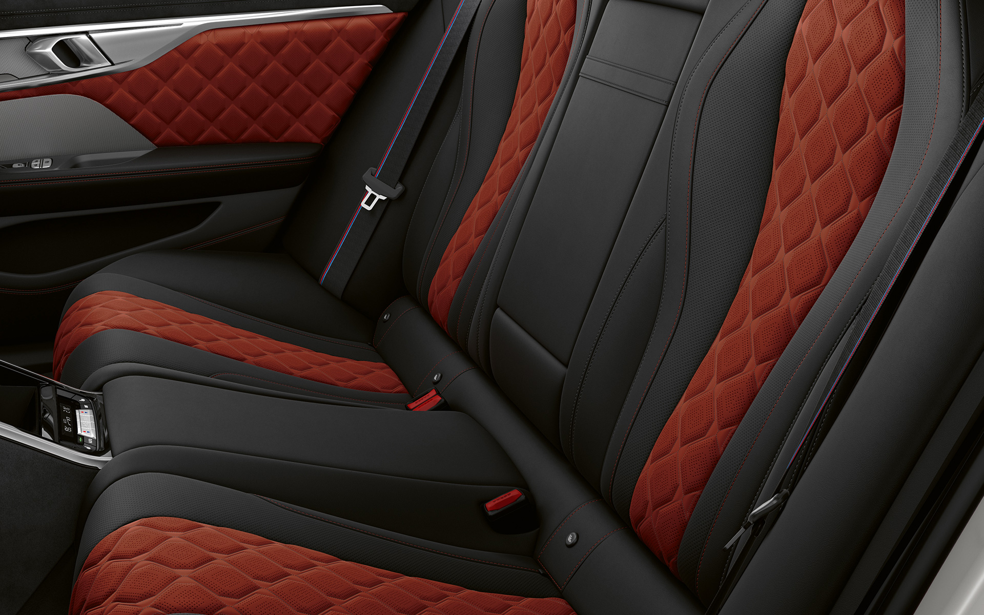 Rear seats with M specific safety belts BMW M8 Competition Gran Coupé F93 LCI 2022 BMW M8 Competition Gran Coupé F93 LCI Facelift 2022 Interior rear seats with M specific safety belts