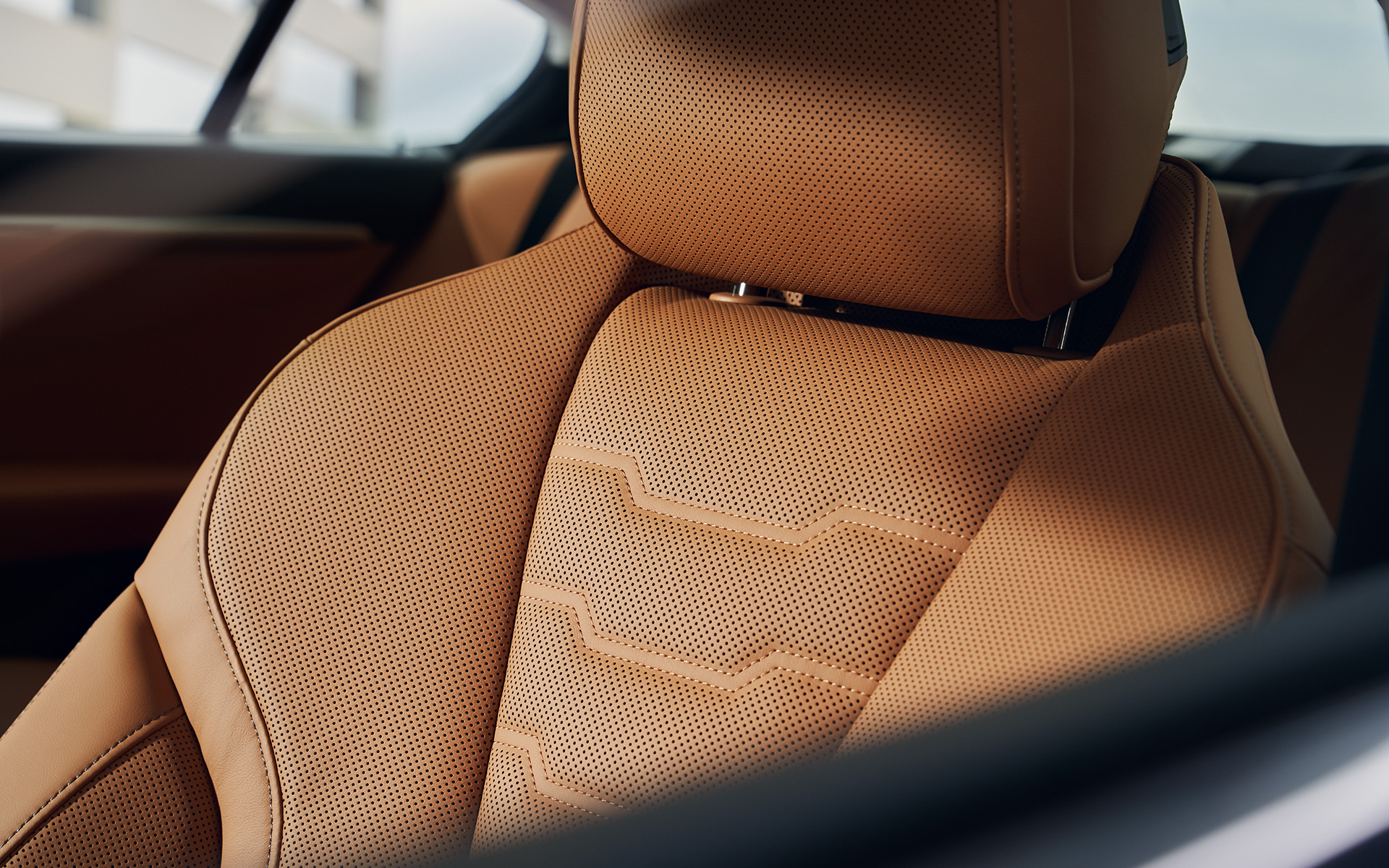 BMW Individual full leather trim 'Merino' Cognac BMW M850i xDrive Gran Coupé G16 LCI Facelift 2022 BMW M850i xDrive Gran Coupé G16 LCI Facelift 2022 BMW Individual full leather trim 'Merino' Cognac close-up