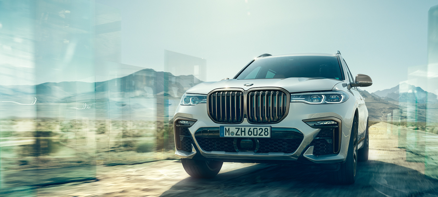 BMW X7 M50i, front view BMW X7 M Automobile M50i Mineral White, G07, standing, front view