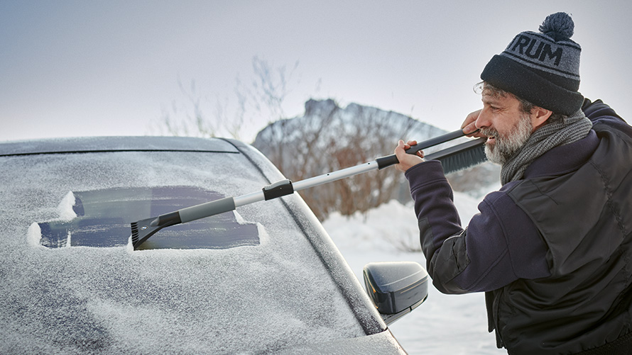 BMW Ice Scraper Telescope with Snow Brush BMW Autumn Winter Accessories BMW Ice Scraper Telescope with Snow Brush
