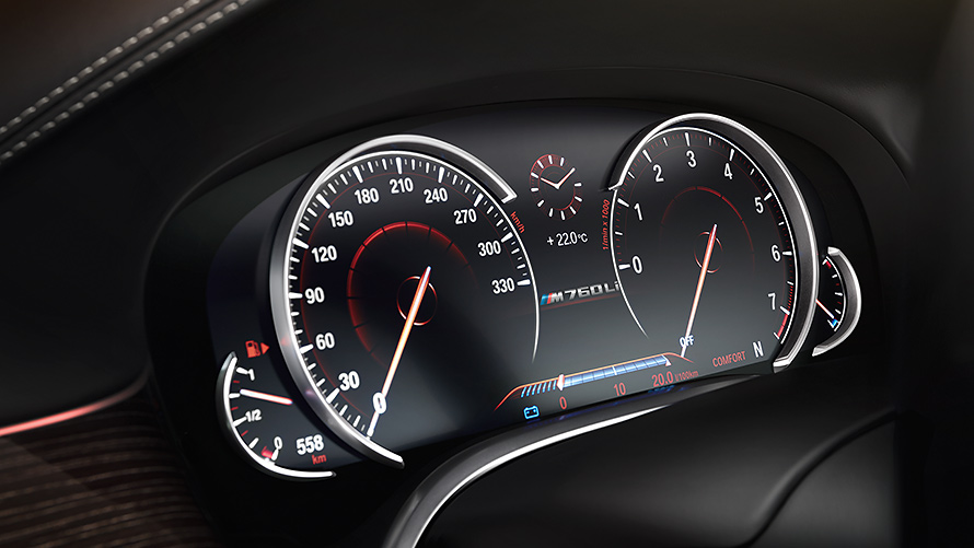 BMW M760Li Digital Cockpit with Model Badge and High-Performance Speedometer BMW M760Li xDrive digital instrument cluster with 330 km/h speedometer and model designation