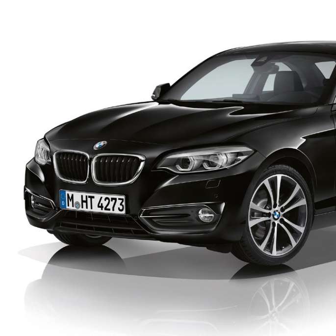 BMW 2 Series Coupé, Model Sport Line three-quarter front shot