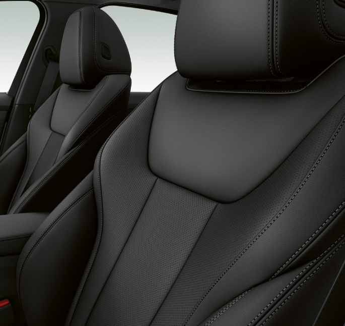 BMW 3 Series Sedan, Model Sport Line front seats. Side close-up of the front seats of the BMW 3 Series Sedan with Model Sport Line features.