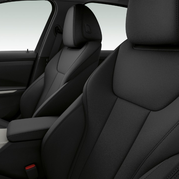 BMW 3 Series Sedan, Model Advantage front seats. Side close-up of the front seats of the BMW 3 Series Sedan with model Advantage features.