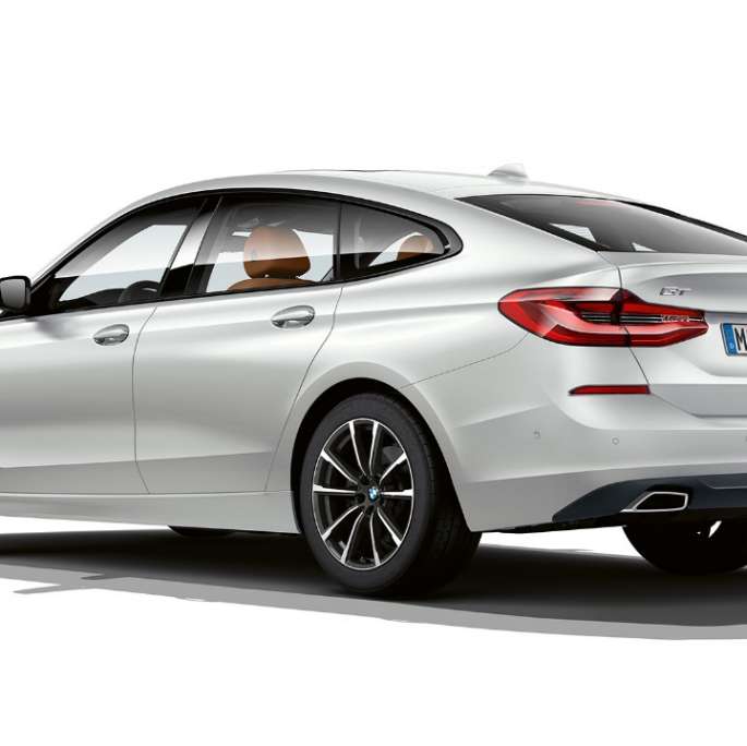 BMW 6 Series Gran Turismo G32 620d 2020 Basic equipment Mineral White Metallic three-quarter rear view